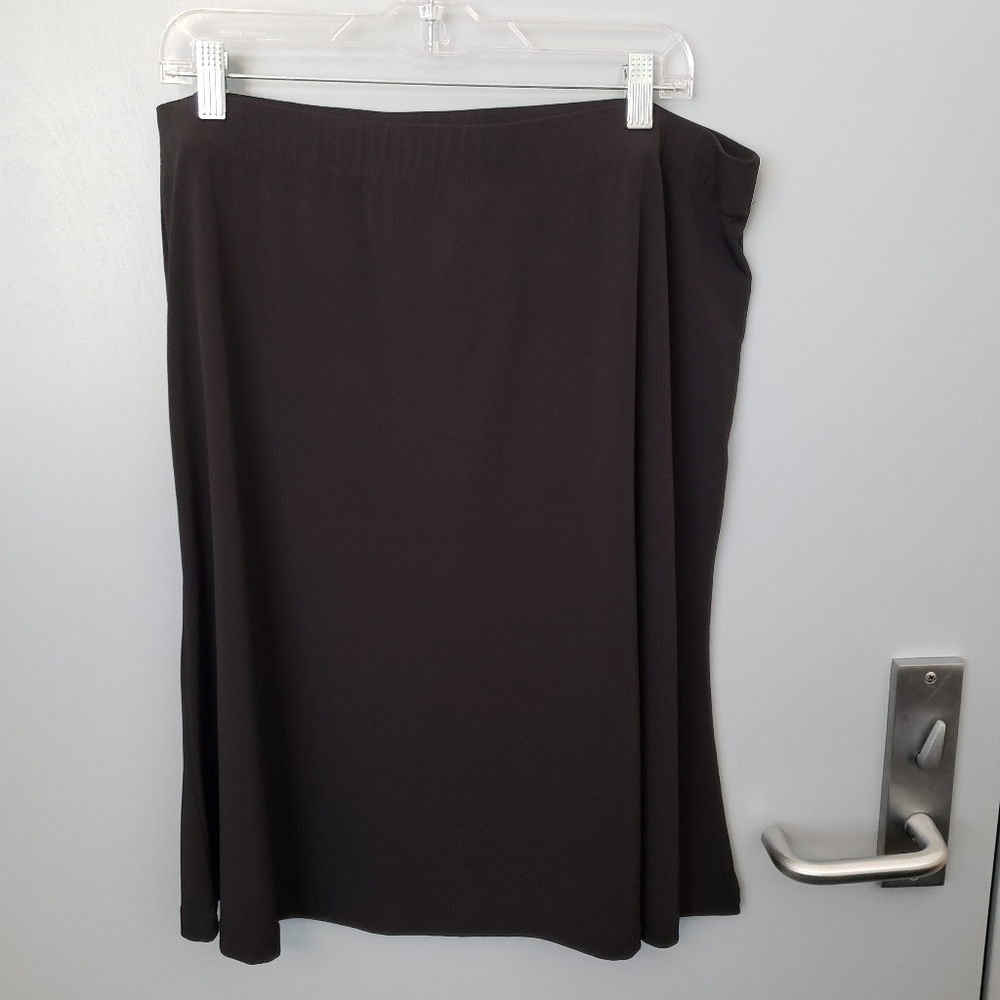 White Stag XL Black Skirt